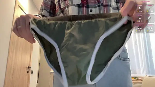 Snapshot of cute_mark chatting on 12/05/25, 07:06 cute mark online show from 12/05/25, 07:06