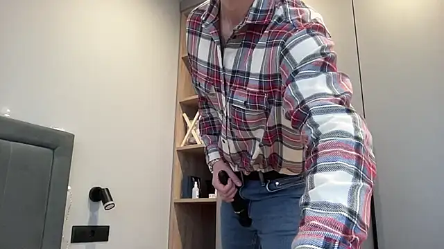 Snapshot of cute_mark chatting on 12/20/25, 10:11 cute mark online show from 12/20/25, 10:11