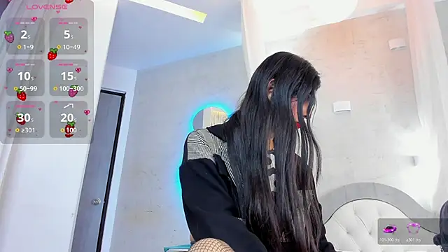 Venusflame   online show from 11/16/25, 12:00