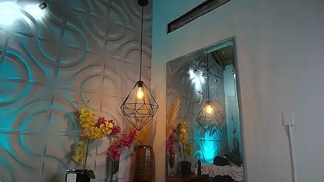 Venusflame   online show from 11/29/25, 12:08