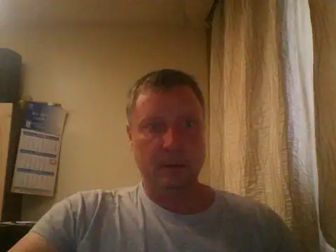 Snapshot of c6tm5 chatting on 11/11/25, 10:48 c6tm5 online show from 11/11/25, 10:48