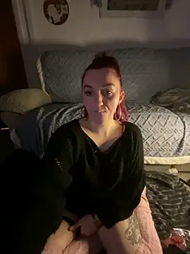 Snapshot of Stoner_BarbieXX chatting on 12/17/24, 10:43 Stoner BarbieXX online show from 12/17/24, 10:43