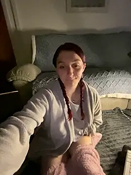 Snapshot of Stoner_BarbieXX chatting on 02/10/25, 10:51 Stoner BarbieXX online show from 02/10/25, 10:51