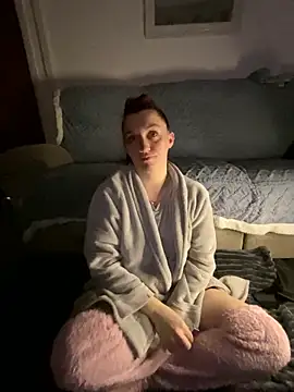 Snapshot of Stoner_BarbieXX chatting on 02/17/25, 10:36 Stoner BarbieXX online show from 02/17/25, 10:36