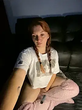 Snapshot of Stoner_BarbieXX chatting on 09/10/25, 09:26 Stoner BarbieXX online show from 09/10/25, 09:26