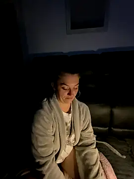 Snapshot of Stoner_BarbieXX chatting on 09/12/25, 09:59 Stoner BarbieXX online show from 09/12/25, 09:59