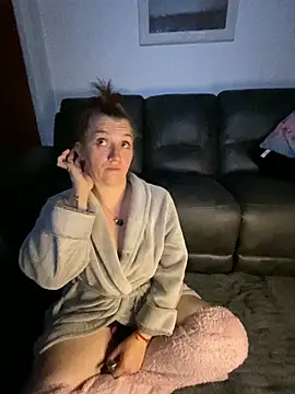 Snapshot of Stoner_BarbieXX chatting on 09/22/25, 10:23 Stoner BarbieXX online show from 09/22/25, 10:23