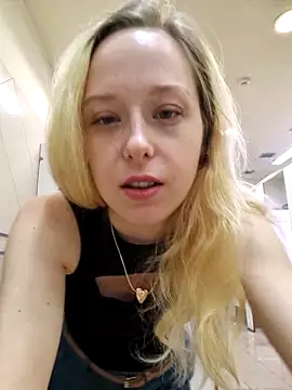 Snapshot of Public_Katrisha chatting on 10/15/25, 01:11 Public Katrisha online show from 10/15/25, 01:11