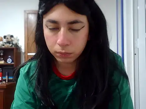 Snapshot of Yasmin_Paez99 chatting on 06/11/26, 11:14 Yasmin Paez99 online show from 06/11/26, 11:14