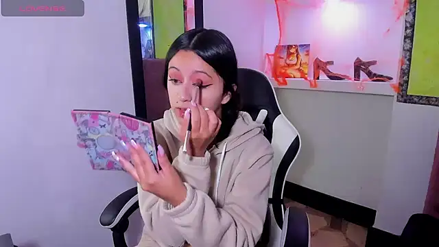 Snapshot of zoe_connor19 chatting on 11/06/25, 06:53 zoe connor19 online show from 11/06/25, 06:53