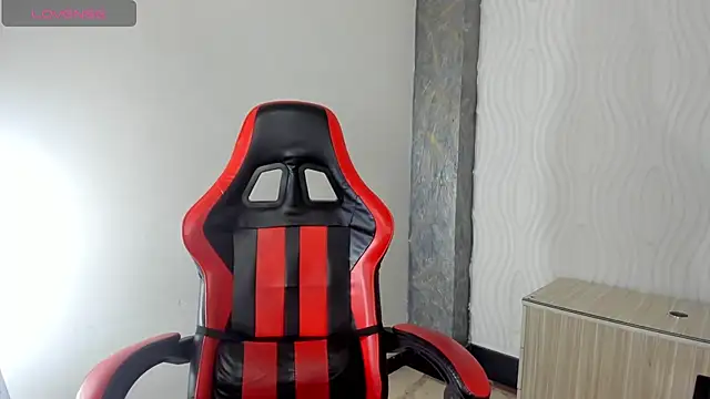 Snapshot of zoe_connor19 chatting on 11/11/25, 08:42 zoe connor19 online show from 11/11/25, 08:42