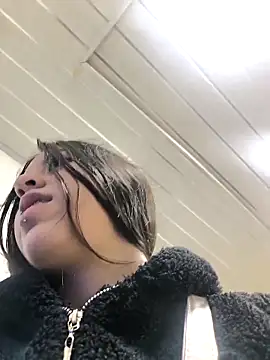 Snapshot of zoe_connor19 chatting on 11/16/25, 12:44 zoe connor19 online show from 11/16/25, 12:44