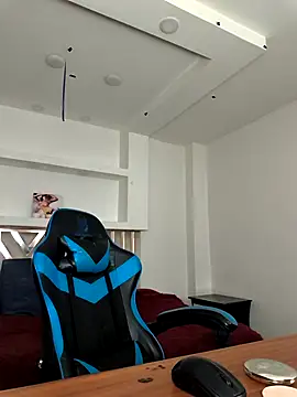 Snapshot of zoe_connor19 chatting on 11/27/25, 07:49 zoe connor19 online show from 11/27/25, 07:49