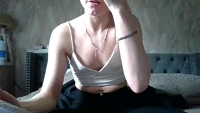 Petite moi online show from 03/11/26, 12:00