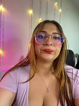 Snapshot of julieta_baron chatting on 02/11/25, 09:56 julieta baron online show from 02/11/25, 09:56
