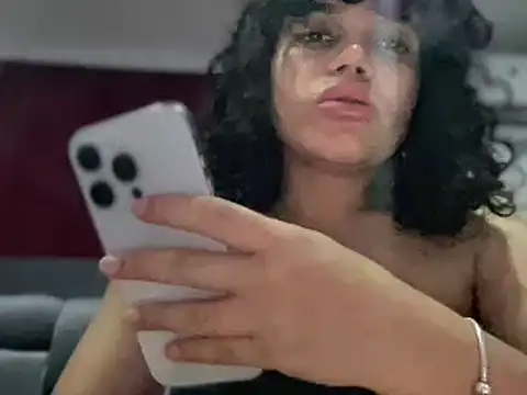 Snapshot of brithneysquirt chatting on 02/10/25, 11:23 brithneysquirt online show from 02/10/25, 11:23