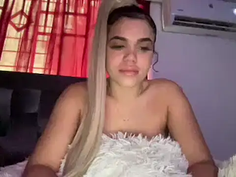 Snapshot of brithneysquirt chatting on 02/17/25, 12:05 brithneysquirt online show from 02/17/25, 12:05