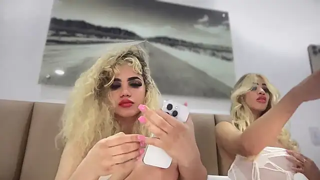 Snapshot of brithneysquirt chatting on 10/20/25, 09:54 brithneysquirt online show from 10/20/25, 09:54