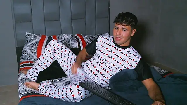 beautiful james online show from 01/31/25, 02:37