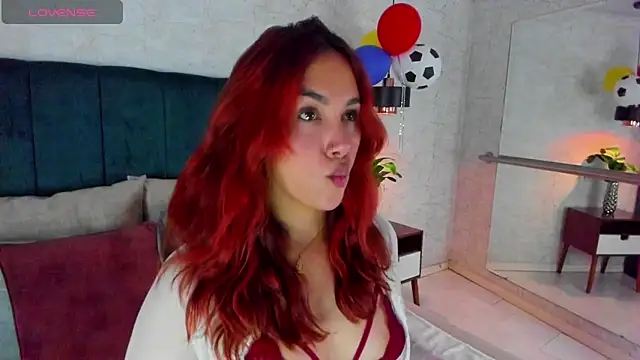 Snapshot of AdeleAndersonn chatting on 06/19/26, 05:06 AdeleAndersonn online show from 06/19/26, 05:06