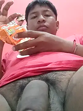 Snapshot of Tu_papi_69_ chatting on 12/19/25, 02:51 Tu papi 69 online show from 12/19/25, 02:51