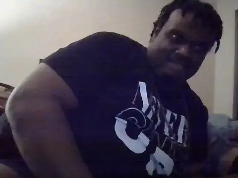 Snapshot of BigBossaNova69 chatting on 12/04/25, 12:25 BigBossaNova69 online show from 12/04/25, 12:25