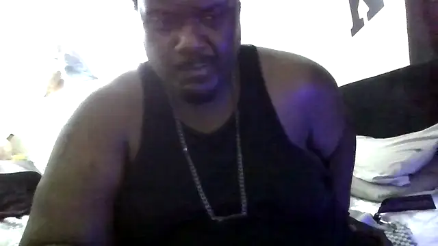 Snapshot of BigBossaNova69 chatting on 12/15/25, 05:12 BigBossaNova69 online show from 12/15/25, 05:12