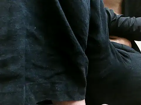 Snapshot of sexyguy1231 chatting on 11/15/25, 06:55 sexyguy1231 online show from 11/15/25, 06:55