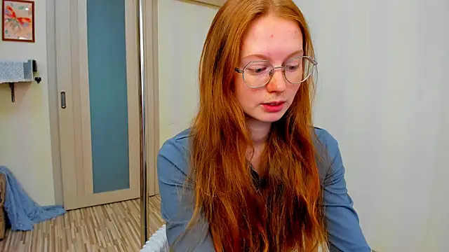 Snapshot of Fire_Luna chatting on 10/07/25, 06:43 Fire Luna online show from 10/07/25, 06:43