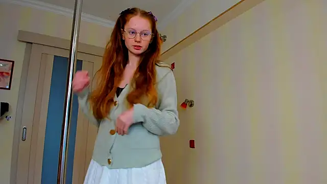 Snapshot of Fire_Luna chatting on 10/12/25, 06:56 Fire Luna online show from 10/12/25, 06:56