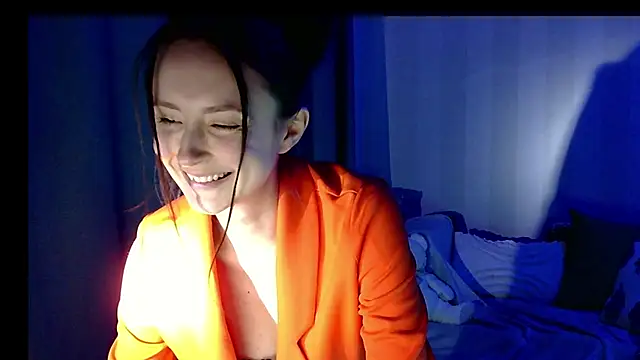 Snapshot of LilyXSky chatting on 12/03/24, 12:49 LilyXSky online show from 12/03/24, 12:49