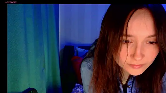 Snapshot of LilyXSky chatting on 10/07/25, 01:30 LilyXSky online show from 10/07/25, 01:30