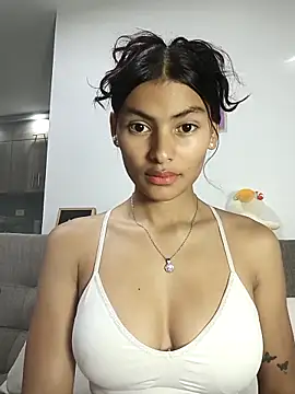 Snapshot of vanyacam_ chatting on 10/09/25, 11:25 vanyacam online show from 10/09/25, 11:25