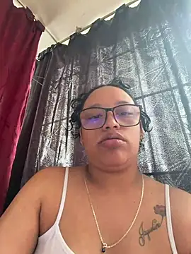 Snapshot of angela_angels_ chatting on 06/24/26, 01:10 angela angels online show from 06/24/26, 01:10