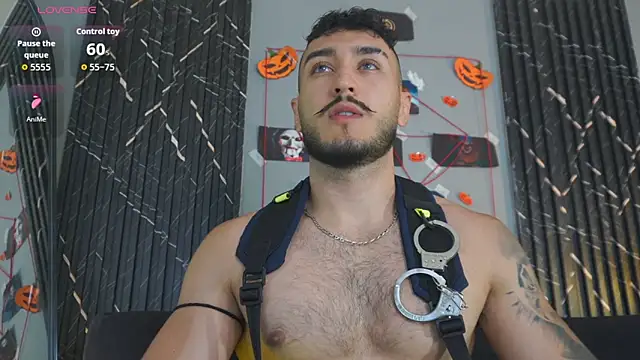 Snapshot of Zionmattis chatting on 10/28/25, 01:31 Zionmattis online show from 10/28/25, 01:31