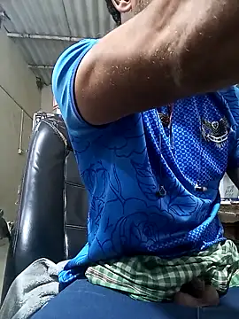 Snapshot of Priynkarani chatting on 12/18/25, 03:18 Priynkarani online show from 12/18/25, 03:18