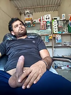 Snapshot of Priynkarani chatting on 01/06/26, 07:12 Priynkarani online show from 01/06/26, 07:12