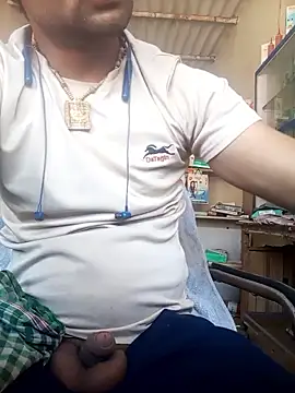 Snapshot of Priynkarani chatting on 01/12/26, 06:29 Priynkarani online show from 01/12/26, 06:29