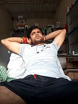 Snapshot of Priynkarani chatting on 01/17/26, 11:59 Priynkarani online show from 01/17/26, 11:59