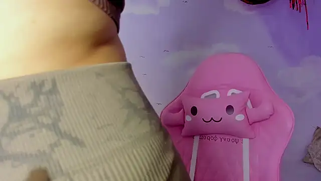 Snapshot of carolayrosse chatting on 02/28/25, 02:20 carolayrosse online show from 02/28/25, 02:20