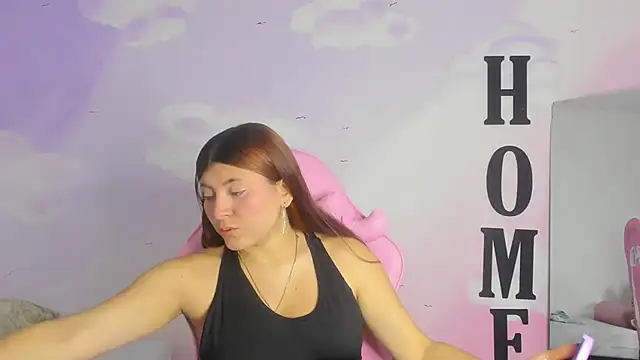 Snapshot of carolayrosse chatting on 03/05/25, 02:57 carolayrosse online show from 03/05/25, 02:57