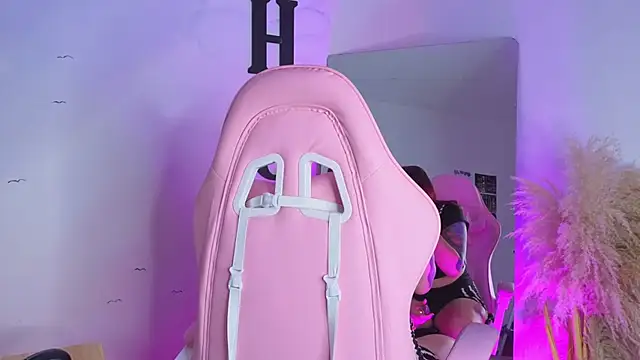 Snapshot of carolayrosse chatting on 09/12/25, 03:50 carolayrosse online show from 09/12/25, 03:50