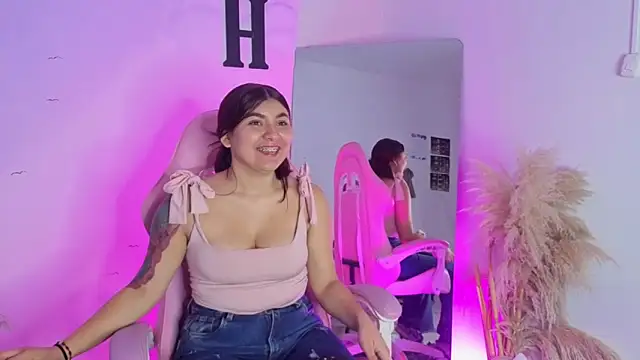 Snapshot of carolayrosse chatting on 09/23/25, 03:20 carolayrosse online show from 09/23/25, 03:20