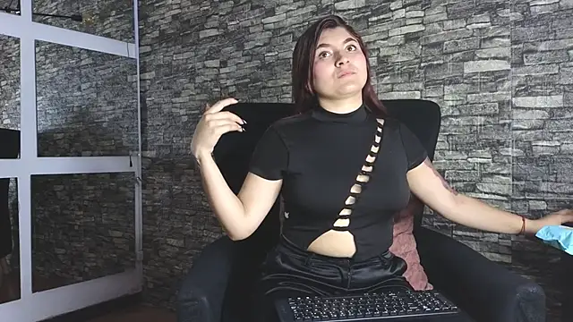 Snapshot of carolayrosse chatting on 10/12/25, 04:17 carolayrosse online show from 10/12/25, 04:17