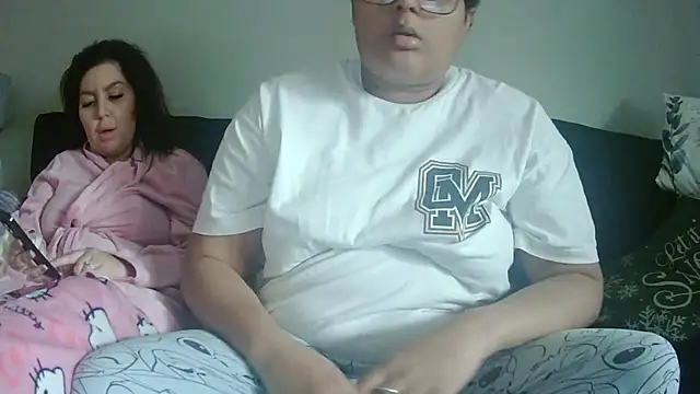 vanilla chocolate23 online show from 11/24/25, 11:10