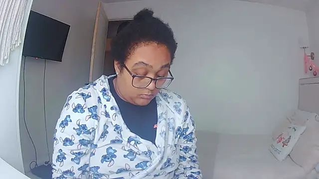 vanilla chocolate23 online show from 11/27/25, 11:01