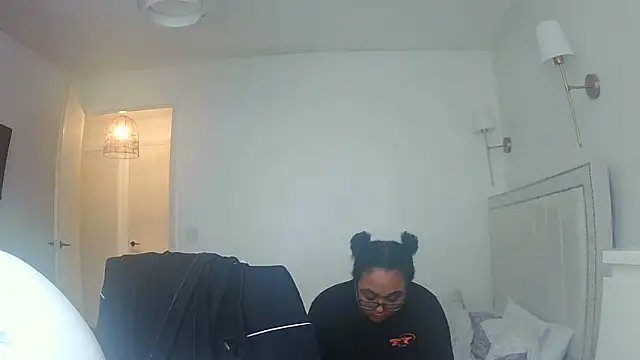 vanilla chocolate23 online show from 02/13/26, 09:49