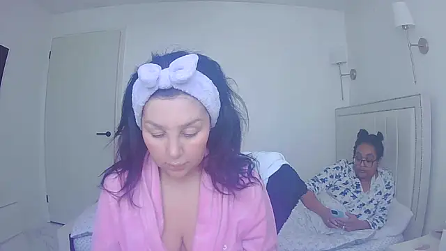 vanilla chocolate23 online show from 03/26/26, 09:04