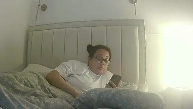 vanilla chocolate23 online show from 04/08/26, 08:20