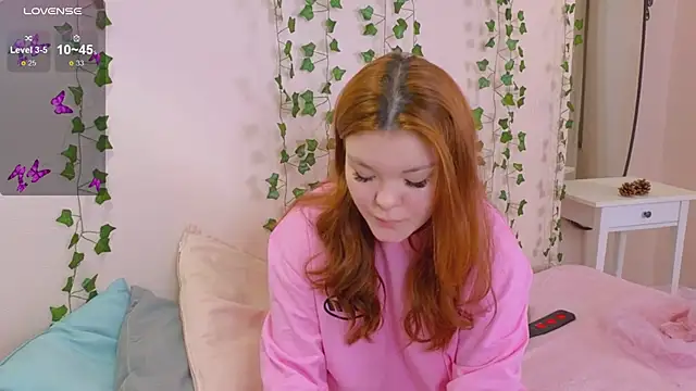 Snapshot of EnnySunrise chatting on 01/01/25, 01:27 EnnySunrise online show from 01/01/25, 01:27